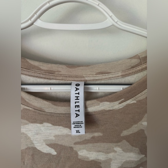 Athleta Camouflage Sweatshirt Size XL - Picture 2 of 3